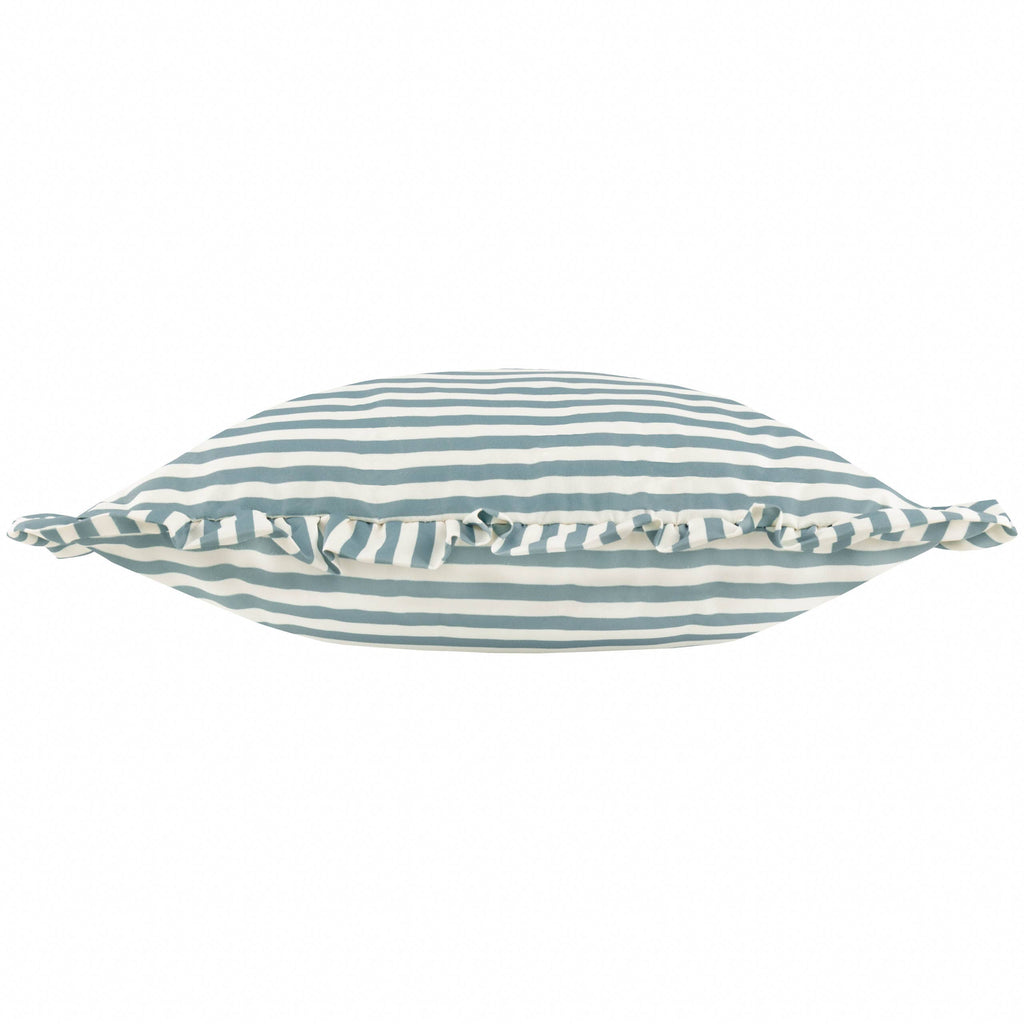 Coussin d'extérieur à rayures Millie Ruffle Bleu œuf de canard