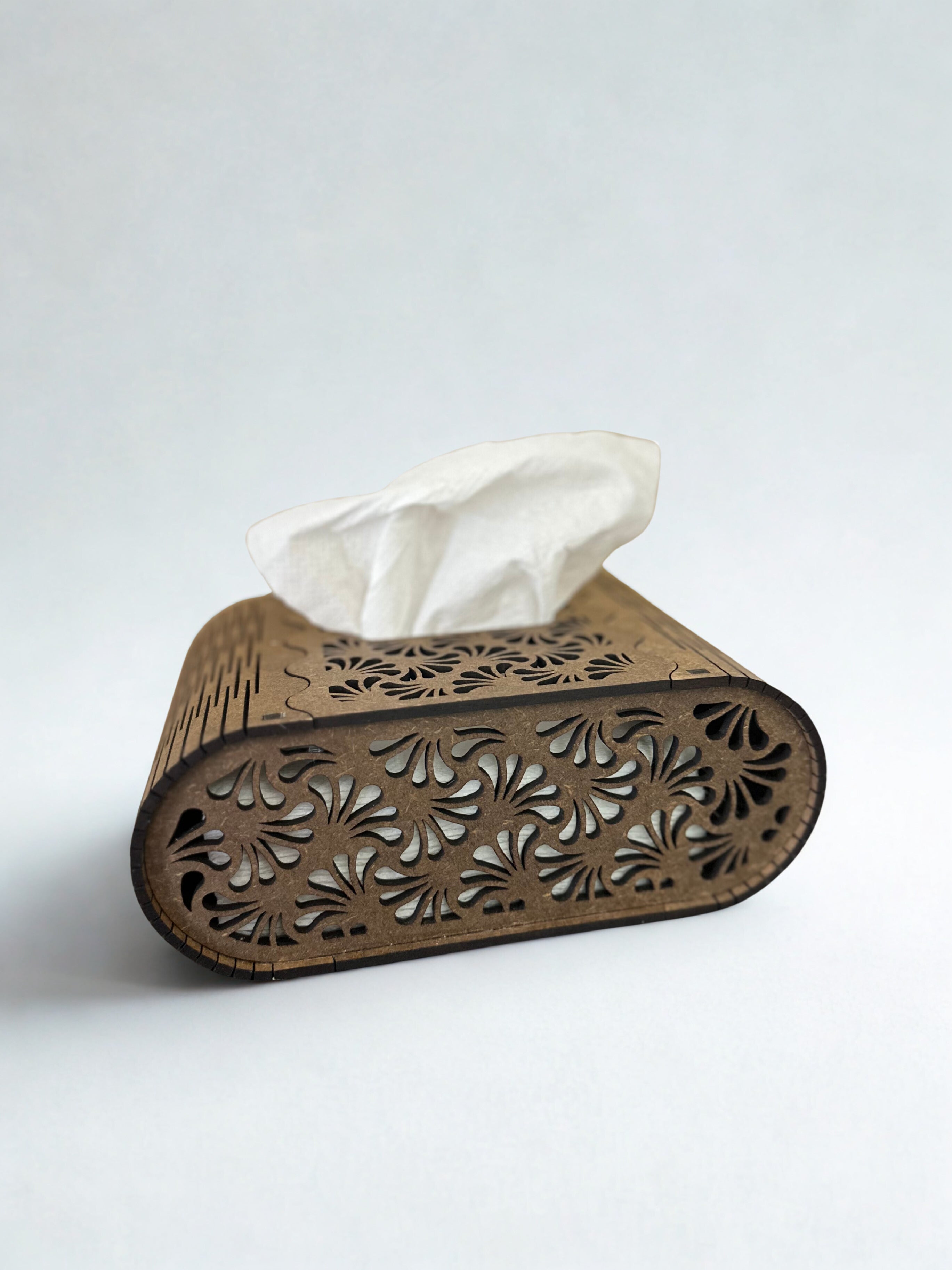 Boîte à mouchoirs en bois ajouré