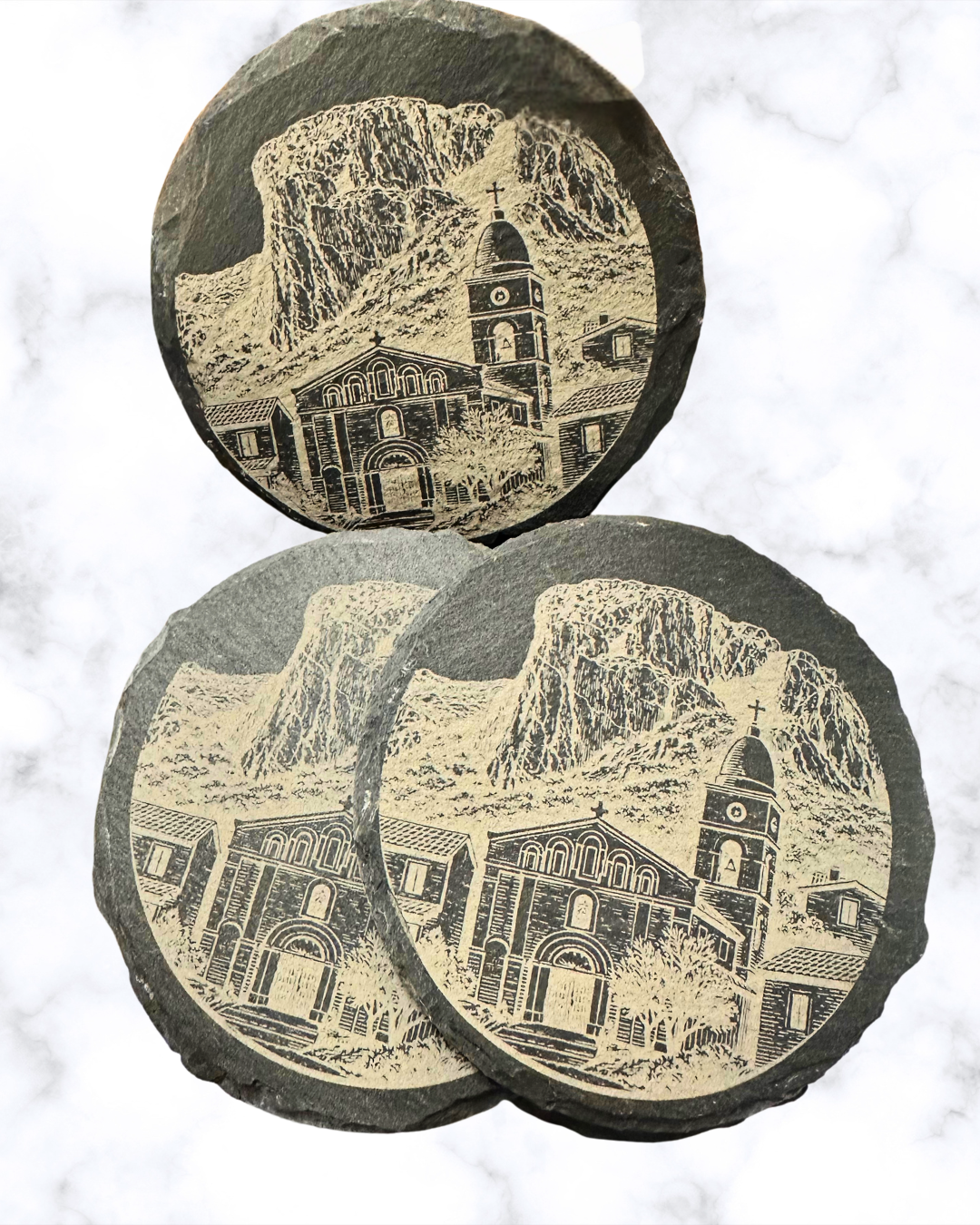 Lot de 4 sous-verres en ardoise gravée – Inspiration Corse