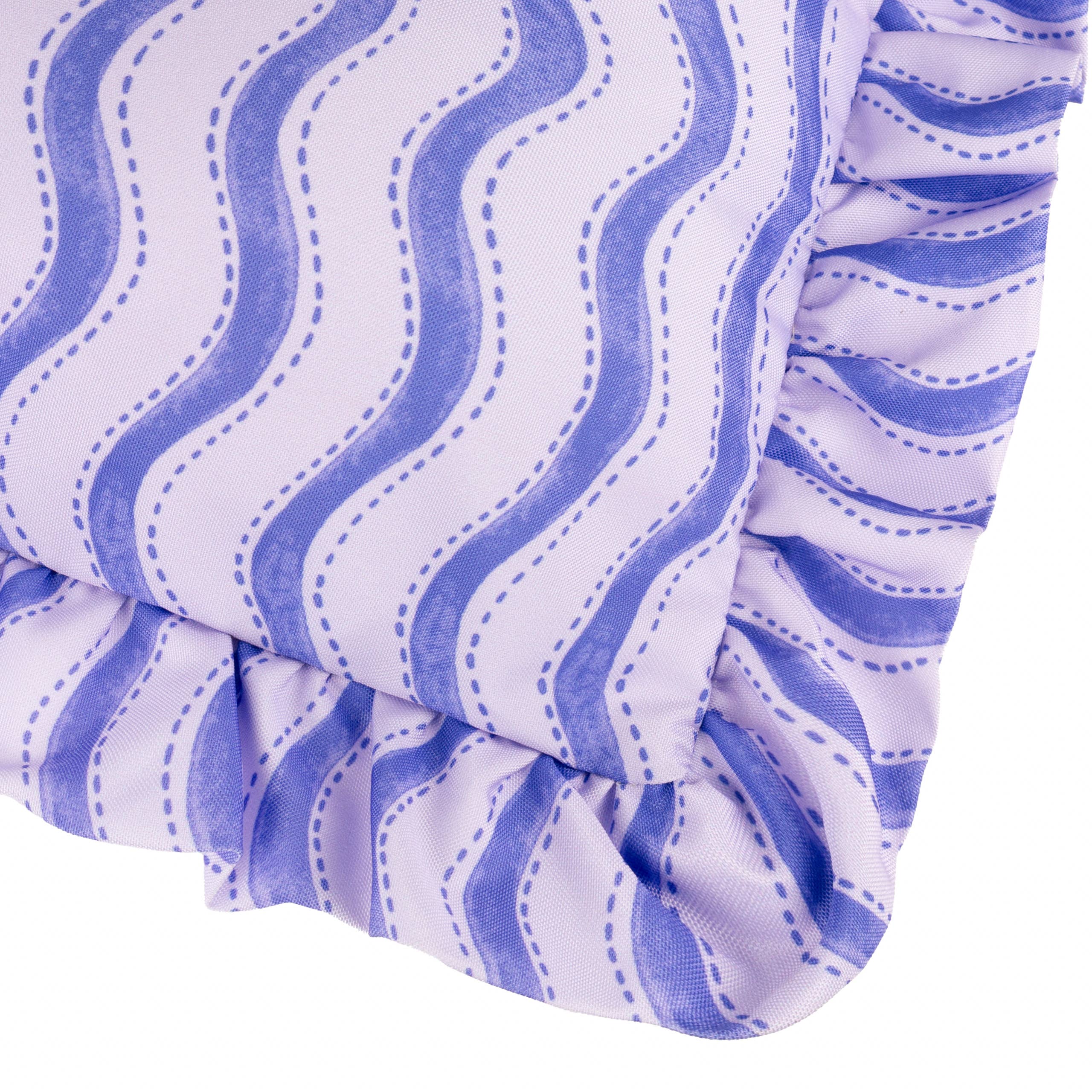 Coussin d'extérieur à rayures ondulées du solstice d'été Cobalt