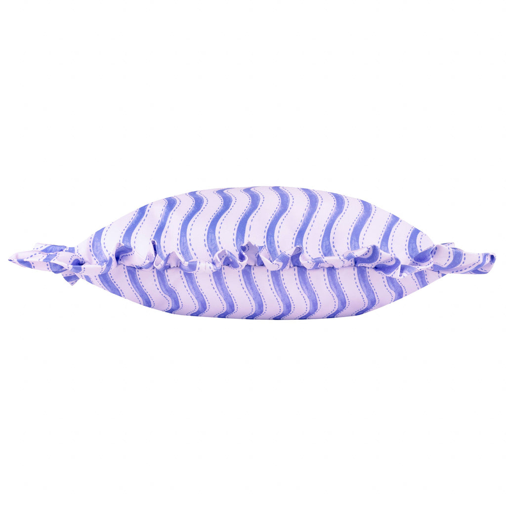 Coussin d'extérieur à rayures ondulées du solstice d'été Cobalt