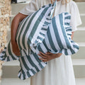 Coussin en coton Elvira à rayures bleues